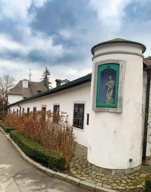 Cesky Krumlov (CK) Day Trip from Prague (hotel pick up) - Who Should Consider This Tour?
