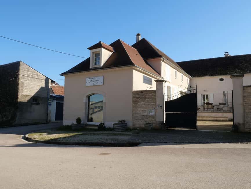 Chablis: Tour and tasting Family-run winery - The Sum Up