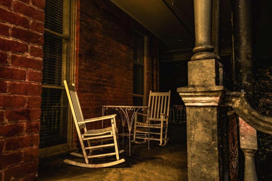 Chains, Coffins, & Curses: Charlottesville Ghost Tours