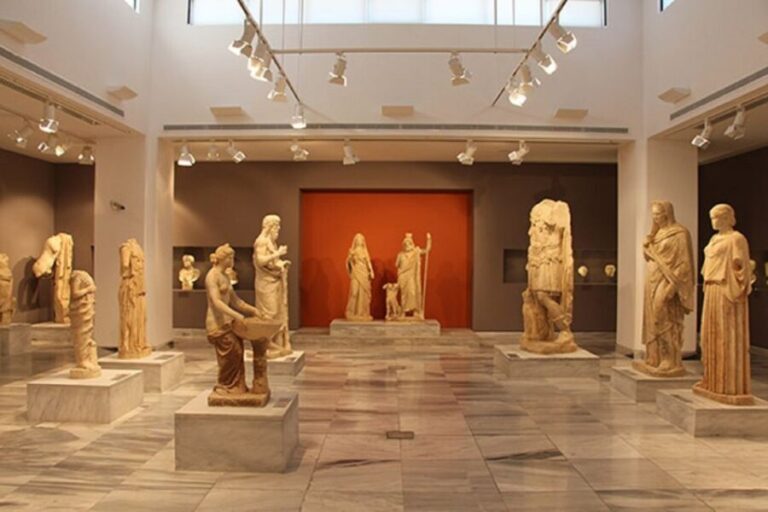 Chania/Rethymno: Knossos & Heraklion Archaeological Museum - Knossos Palace: The Heart of Minoan Myth and Mystery