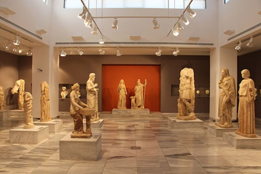 Chania/Rethymno: Knossos & Heraklion Archaeological Museum - Knossos Palace: The Heart of Minoan Myth and Mystery