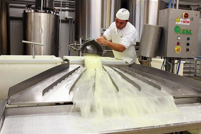 Cheesemaker for a day & visit to the dairy - FAQ
