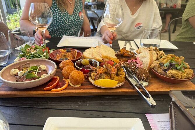 Chefs Private Martinborough Wine Tour with lunch from Wellington - FAQs