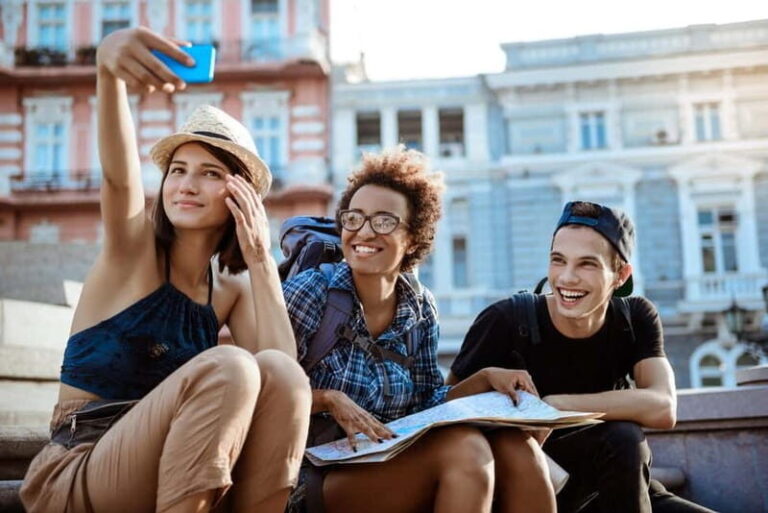 Chemnitz: Express Walk with a Local in 60 minutes - Starting Point and Initial Impressions