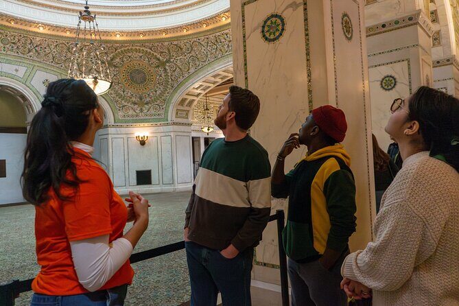 Chicago: Downtown Loop & Millennium Park 2 Hour Walking Tour