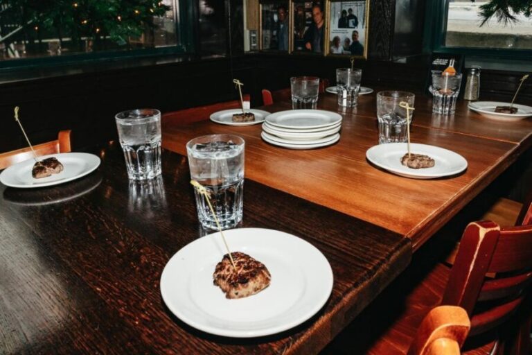 Chicago: Gangsters and Food Tasting Walking Tour - Why This Tour Works