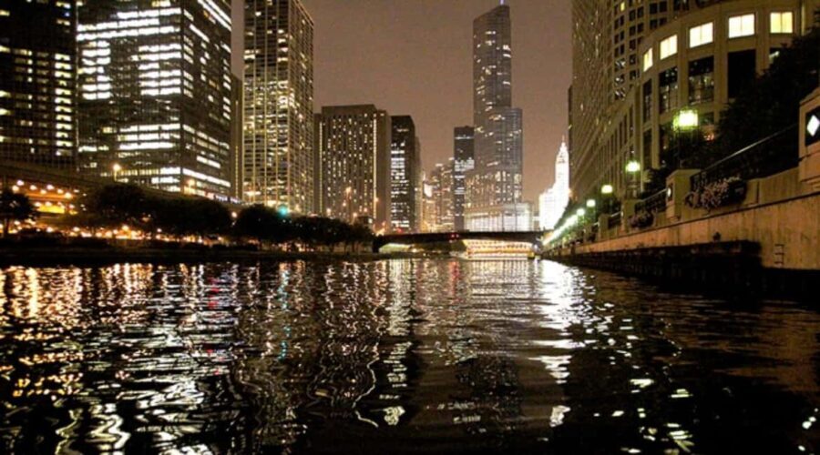 Chicago: Ghosts and Gangsters Night Kayak Tour - An In-Depth Look at the Ghosts and Gangsters Night Kayak Tour