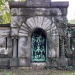 Chicago: Graceland Cemetery Guided Walking Tour - Detailed Breakdown of the Tour