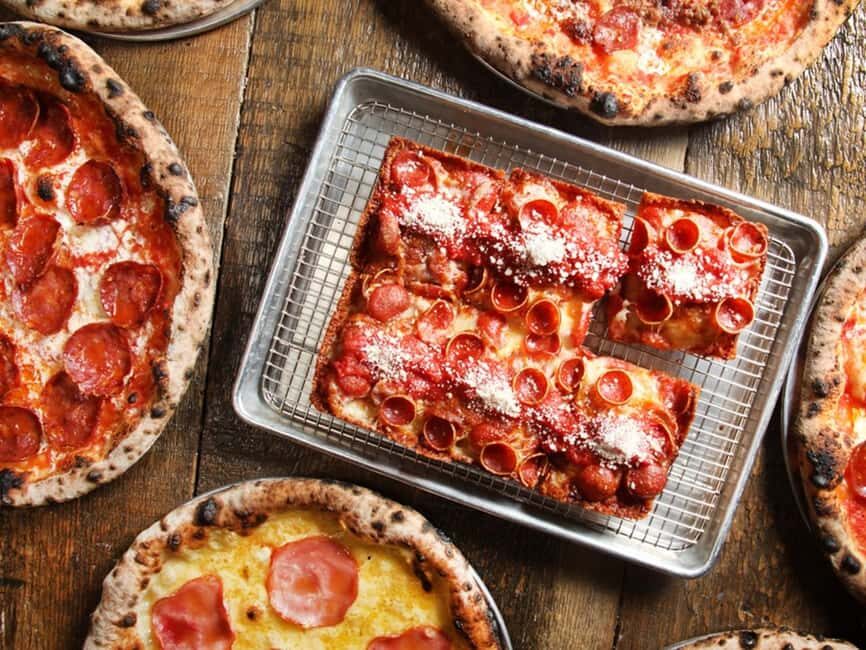 Chicago: Pizza Walking or Bus Tour - The Sum Up