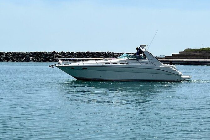Chicago Private Rental Yacht Charter - The Value of a Private Yacht Experience