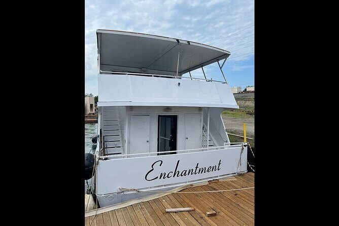 Chicago Skyline Sunday Funday Mimosa/Bloody Mary Party Cruise - Who Should Consider This Tour?