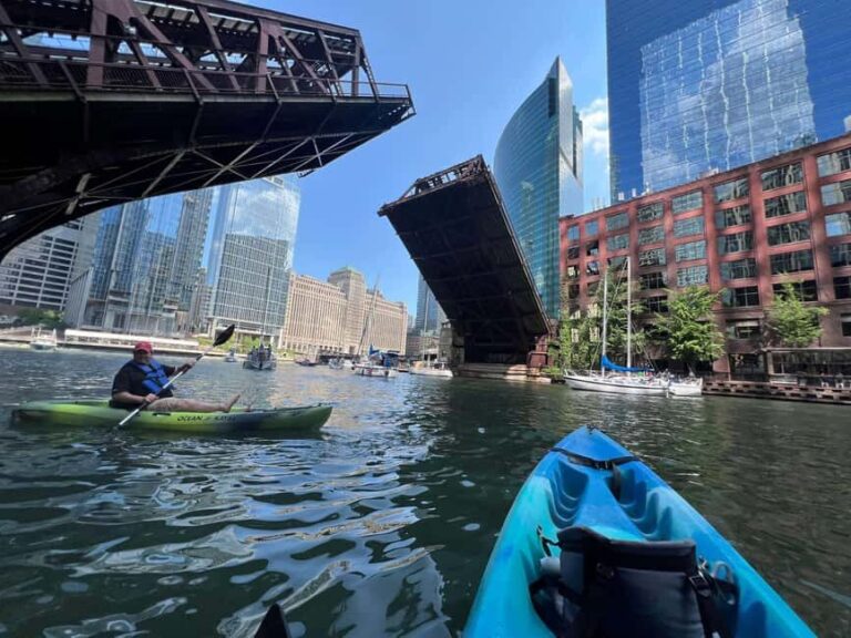 Chicago: Sunset Kayak Tour on the Chicago River - A Closer Look at the Sunset Kayak Tour
