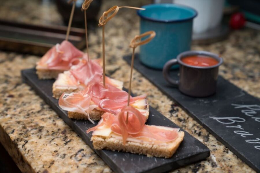 Chicago: Tapas & Flamenco Dinner in Ukrainian Village - An In-Depth Look at the Experience