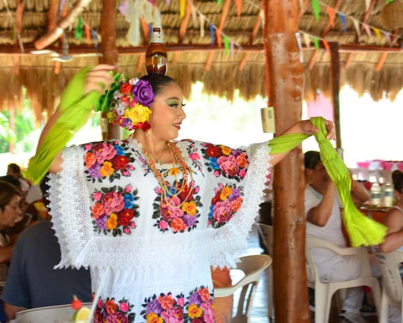 Chichén Itzá Plus: Complete Tour with Free Drinks - The iconic Chichén Itzá