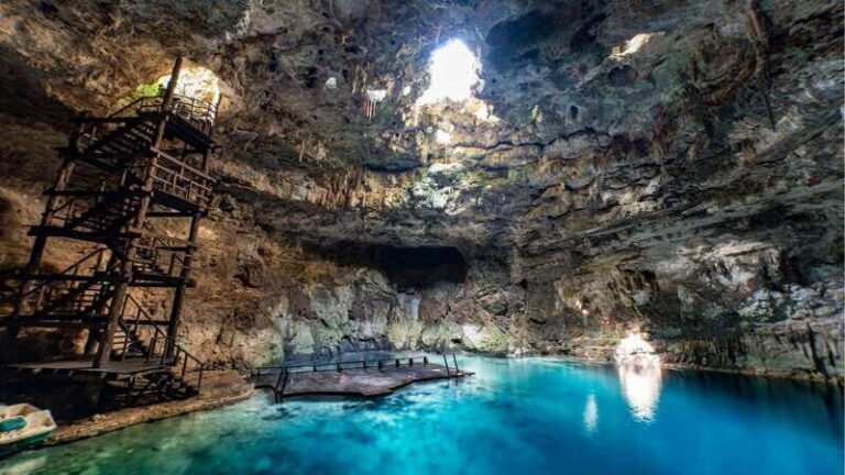 Chichen Itza: Valladolid and Stunning Cenote - Private Tour - Walking Through Valladolid: A Colonial Gem