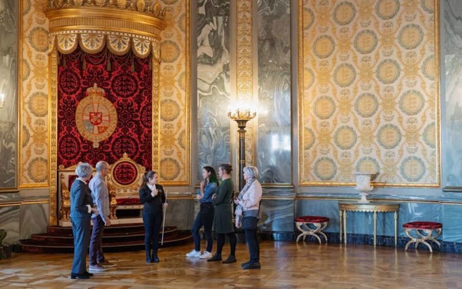 Christiansborg Palace Tour in Spanish - A Closer Look at Christiansborg Palace