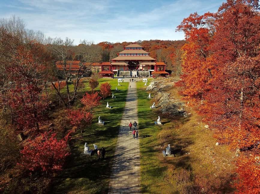 Chuang Yen Monastery & Woodbury Outlets 1-day Tour From NY - A Feast for the Eyes and Mind