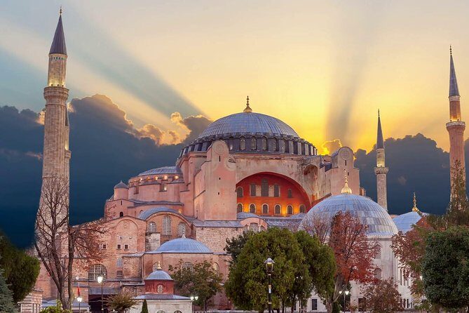 Classic Istanbul Tour Blue Mosque, Hippodrome, Hagia Sophia and Topkapi Palace - Authentic Experience & Practical Tips