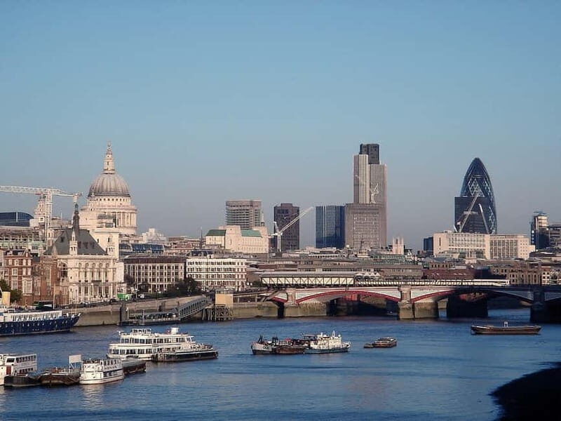 Classic London Tour & Changing The Guards History In Action - In-Depth Look at the Tour Experience