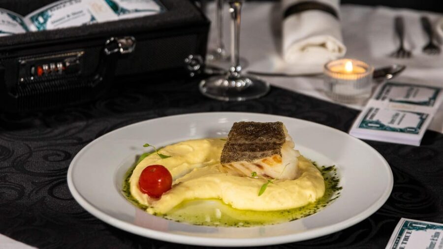 Coimbra: Erotic Cabaret Show and Dinner - Who Will Love This Tour?