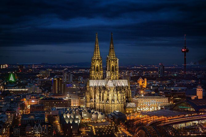 Cologne City Tour "Domstadt Experience" Exclusive tour for up to 12 people - An In-Depth Look at the "Domstadt Experience" Tour