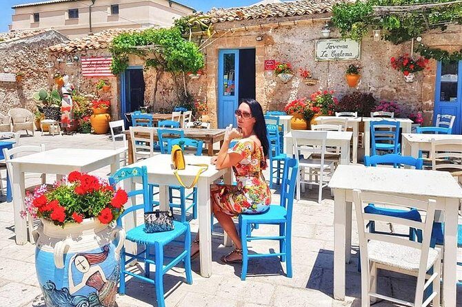 COLORS , FLAVORS and SMELLS IN THE SCENIC BAROQUE of SICILY - Who Will Love This Tour?