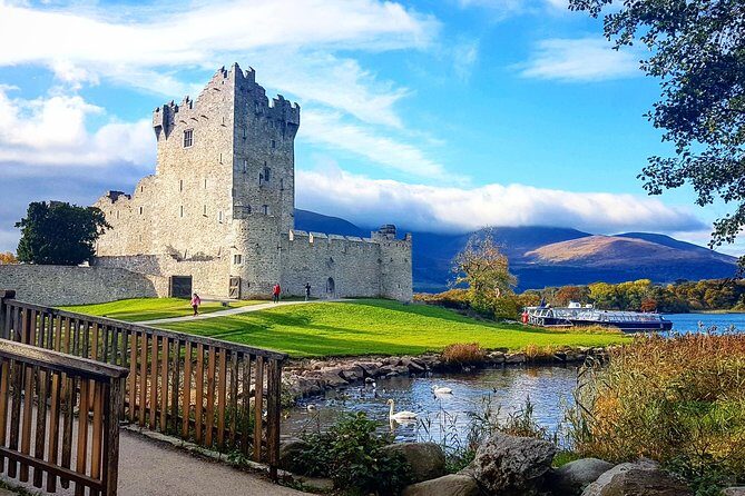 Combination Killarney Jaunting Car Tour and Lakes of Killarney Cruise - An In-Depth Look at the Tour Experience