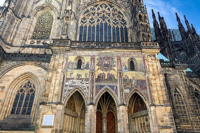 Complete Prague Castle Tour (Tickets to Interiors Included) - Exploring Prague Castle: What You Can Expect