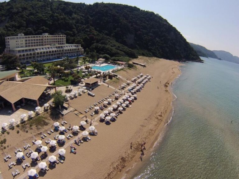 Corfu: Glyfada Beach Half-Day Trip with Hotel Transfers - Who Is This Tour Best For?
