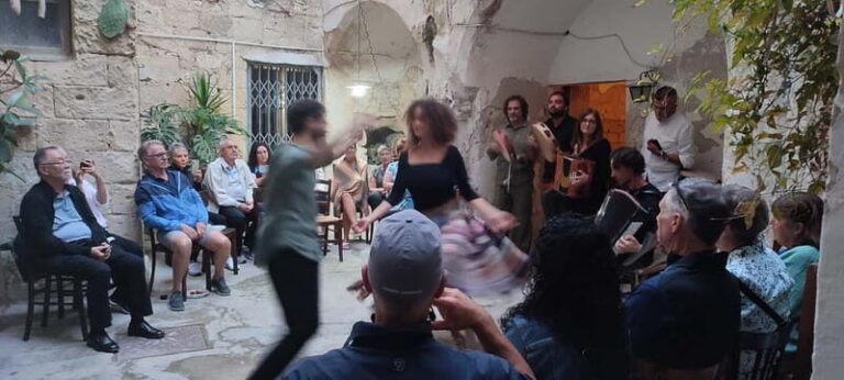 Corso di Pizzica : ballo tipico salentino con degustazione - Exploring the Pizzica Experience in Detail