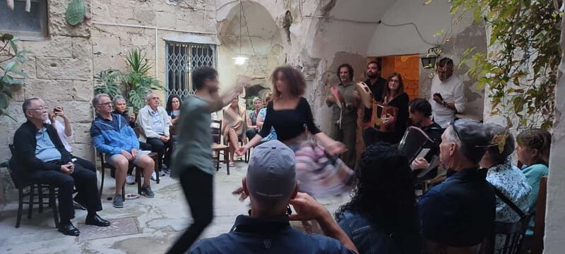 Corso di Pizzica : ballo tipico salentino con degustazione - Exploring the Pizzica Experience in Detail