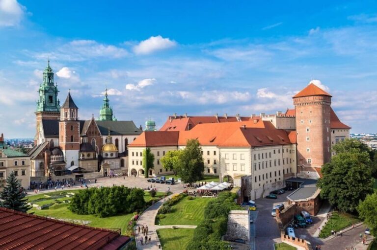 Cracow: Old Town by Golf Cart, Wawel, and Underground Museum - What the Reviews Say