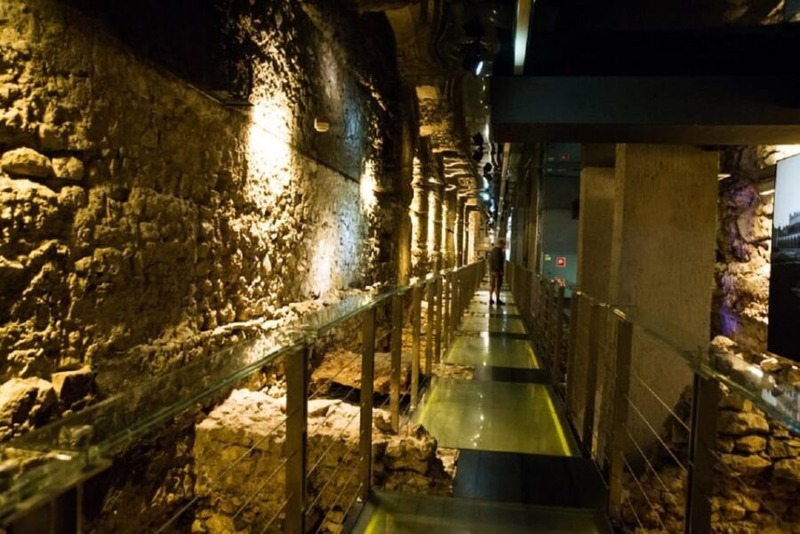 Cracow: Rynek Underground, Wawel Castle and Cathedral Tour - What Makes This Tour Stand Out