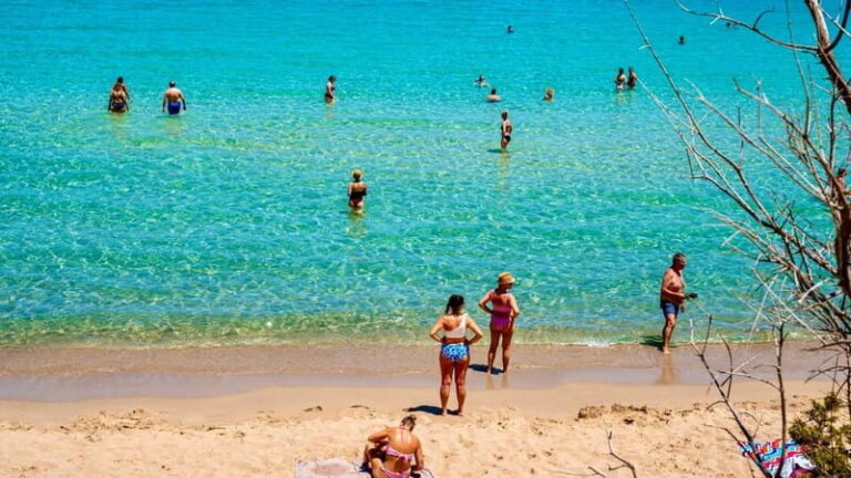 Crete: Voulisma Beach Day Trip - Arriving at Voulisma: A Picture-Perfect Beach