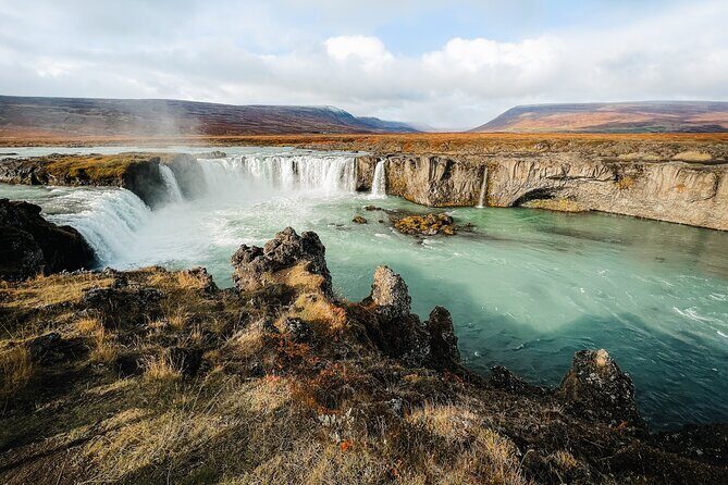 Cruise Tour Godafoss and Myvatn Lake and Baths Small Group - Authentic Insights from Travelers