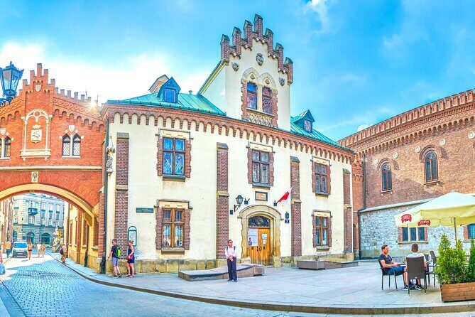 Czartoryski Palace Museum Tickets and Krakow Old Town Tour - Practical Tips for Your Tour Experience