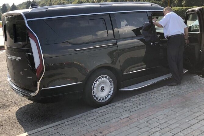 Dallas Airport (DFW) to Dallas - Round-Trip Private Transfer