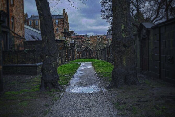 Dark History and Ghost Tour of Edinburgh - Who Should Consider This Tour?