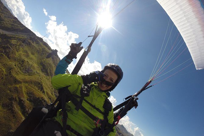 Davos Absolutely Free Flying Paragliding Tandem Flight 1'000 Meters High - Who Will Love This Tour?