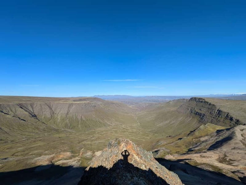 Day Hike to Moskardshnjukar: The Knifes Edge - moderate - Exploring the Details: A Deep Dive into the Moskardshnjukar Hike
