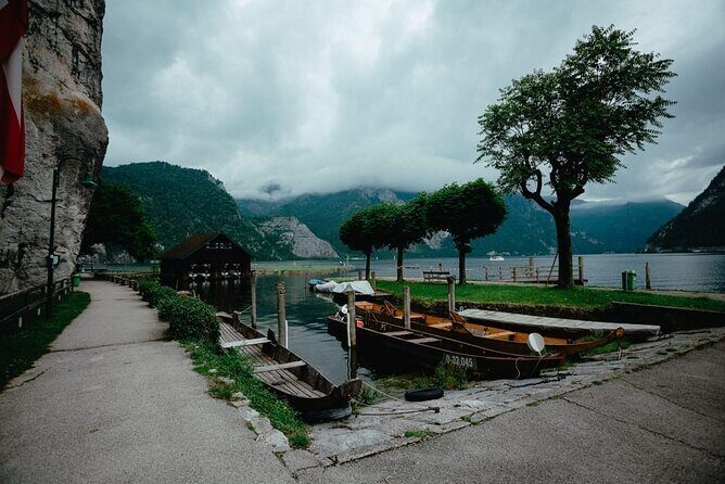 Day Tour from Vienna to Hallstatt and Salzburg with Photographer - Starting from Vienna at 7:00 am