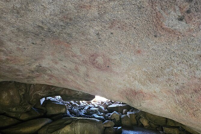 Day Tour in Wave Rock and Mulka's Cave - In-Depth Review of the Wave Rock and Mulka’s Cave Day Tour