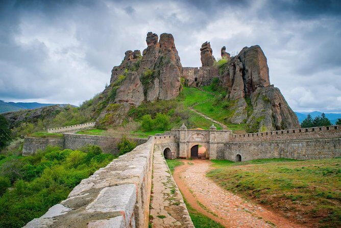 Day tour to the Natural wonders Belogradchik Rocks & Venetsa cave - Who Should Book This Tour?