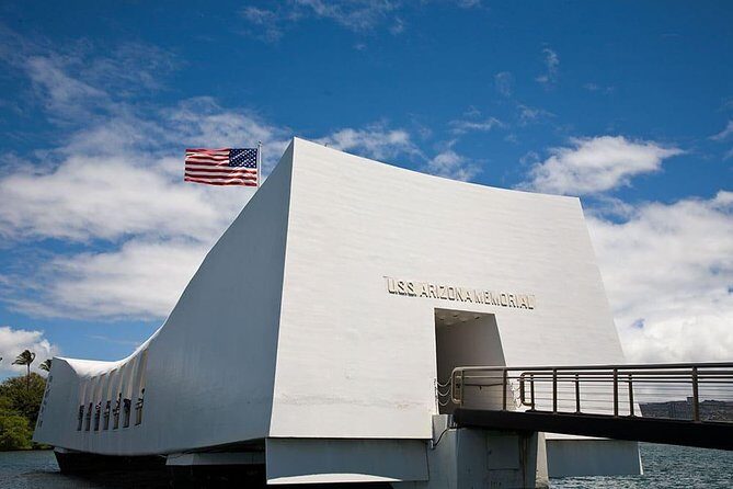 Day Trip from Kona to Oahu: Pearl Harbor WWII Heroes Adventure - A Deep Dive Into the Pearl Harbor WWII Heroes Adventure