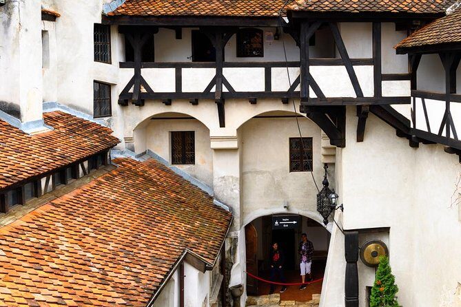 Day trip to Dracula's Castle, Peles Castle and Medieval Brasov - Who Should Book This Tour?