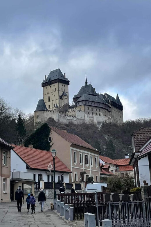 Day trip to Karlstejn castle and Famous Bohemian glassworks - Getting Started: From Prague to Central Bohemia