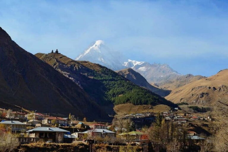 Day Trip to Mount Kazbegi and Gudauri with Licensed Guide - An In-Depth Look at the Experience