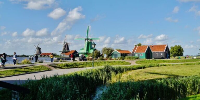 Day Trip to Zaanse Schans, Volendam and Marken - What Sets This Tour Apart