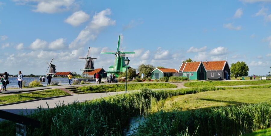 Day Trip to Zaanse Schans, Volendam and Marken - What Sets This Tour Apart