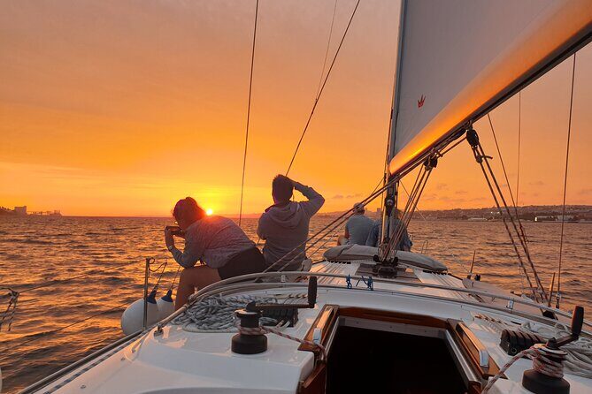 Daytime/Lisbon Sunset Boat with history and wine (small group) - Exploring the Itinerary: What You Can Expect